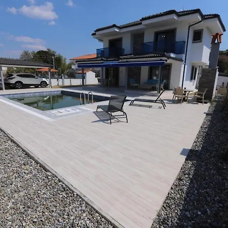 Immaculate 4-bed In Dalyan Willa *